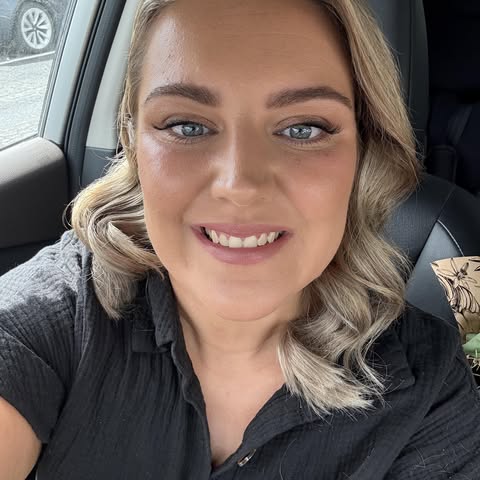 Emma Garnigar, pet sitter