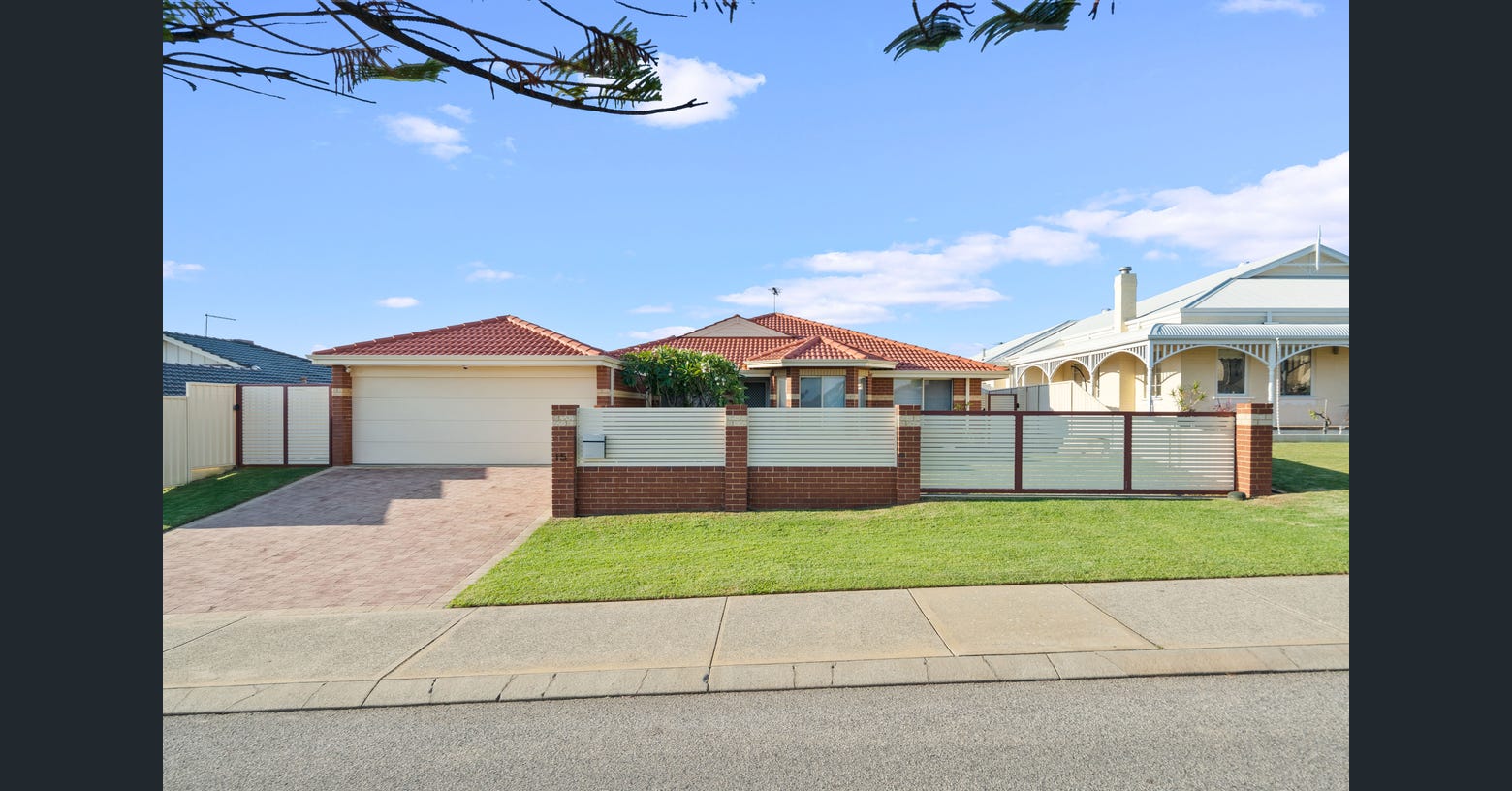 Renovated Halls Head Family Home Near the Beach, Sweet Cavalier - Photo 4
