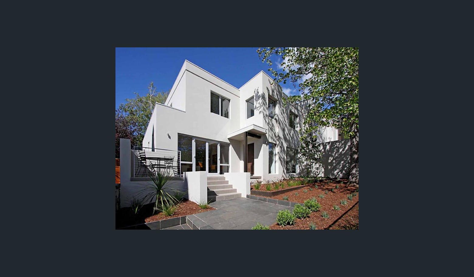 Architect-Designed Forrest Home — 2 Elegant Cats