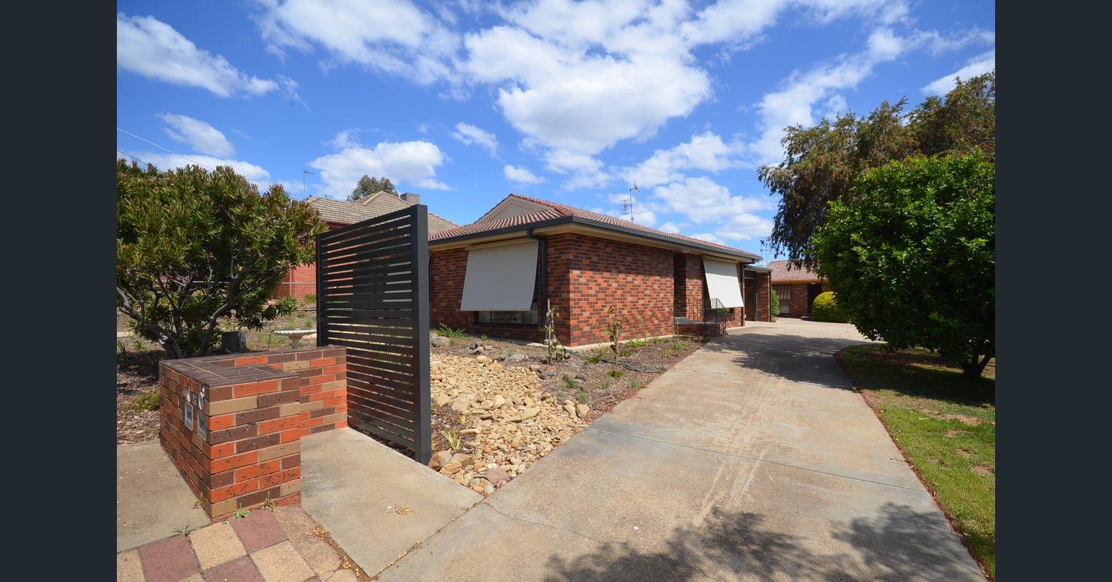 Renovated East Bendigo Family Home in Regional Victoria with a Friendly Schnauzer - Photo 3